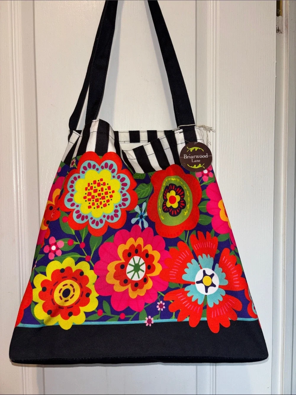 BRIARWOOD LANE BRIGHT MULTICOLORED FLORAL TOTE ONE ZIP POCKET INSIDE NWTS